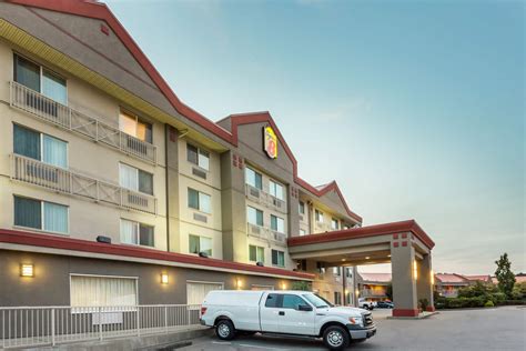 Super 8 by Wyndham Abbotsford BC .
